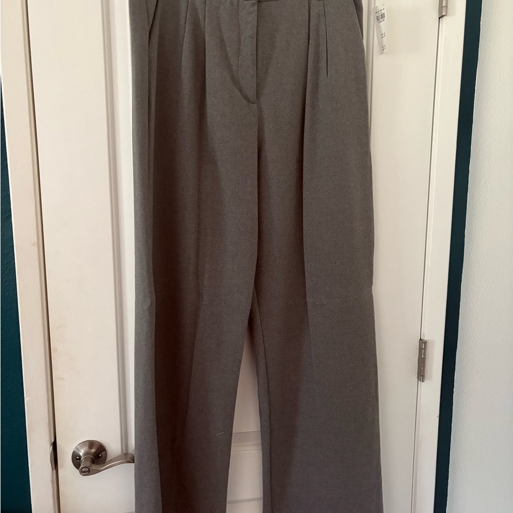 NWT Abercrombie & Fitch Gray Women's Trousers